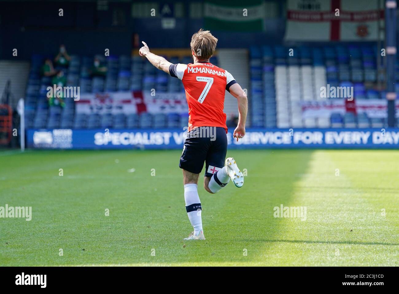 Luton, Bedfordshire, Regno Unito. 20 Giugno 2020. Callum McManaman di Luton Town festeggia dopo aver ottenuto il primo gol della sua squadra durante la partita del campionato Sky Bet tra Luton Town e Preston North End a Kenilworth Road, Luton, Inghilterra. Foto di David Horn. Credit: Prime Media Images/Alamy Live News Foto Stock