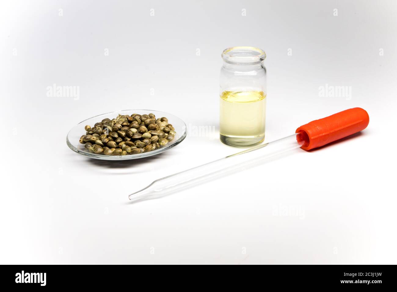 Concetto di olio di cannabis su un backround bianco Foto Stock