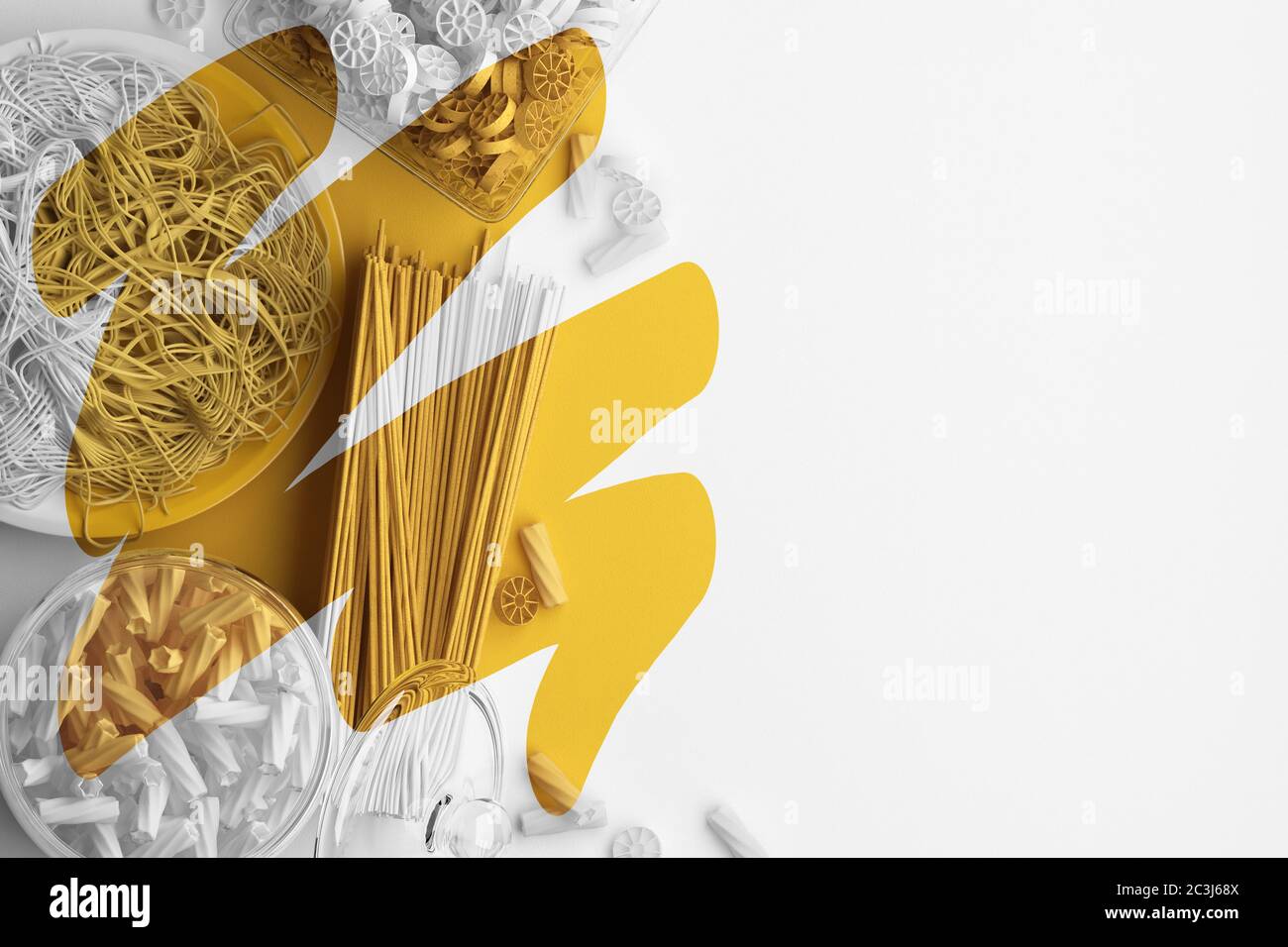 Pennellate gialle su un'immagine monocromatica di pasta e spaghetti su sfondo bianco. Illustrazione concettuale creativa con spazio di copia. Colorazione di Foto Stock