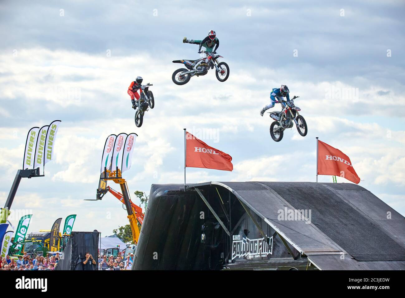 Il team di visualizzazione delle acrobazie freestyle di Bolddog Lings FMX si esibisce al Bucks County Show 2019 Foto Stock