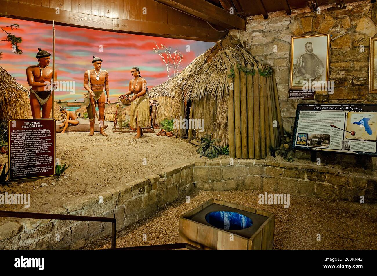 Un diorama realistico raffigura la vita degli Indiani Timucua al Parco Archeologico della Fontana della Gioventù di Ponce de Leon a St. Augustine, Florida. Foto Stock