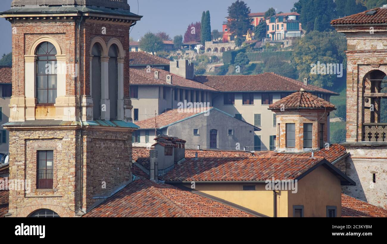 Panorama della vecchia Bergamo, Italia. Bergamo, detta anche la Città dei Mille, è una città della Lombardia, a circa 40 km Foto Stock