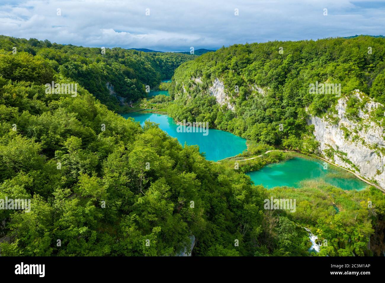 Vista aerea dei laghi del Parco Nazionale dei Laghi di Plitvice, Croazia Foto Stock