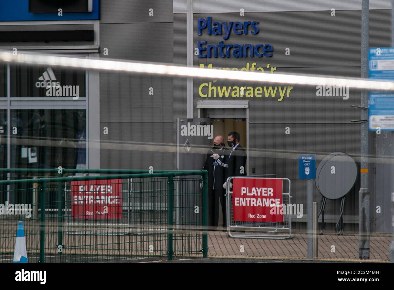 Cardiff, Galles, Regno Unito. 21 Giugno 2020. Una vista generale del Cardiff City Stadium davanti alla città di Cardiff e Leeds United nel campionato SkyBet il 21 giugno 2020. Credit: Lewis Mitchell/Alamy Live News Foto Stock