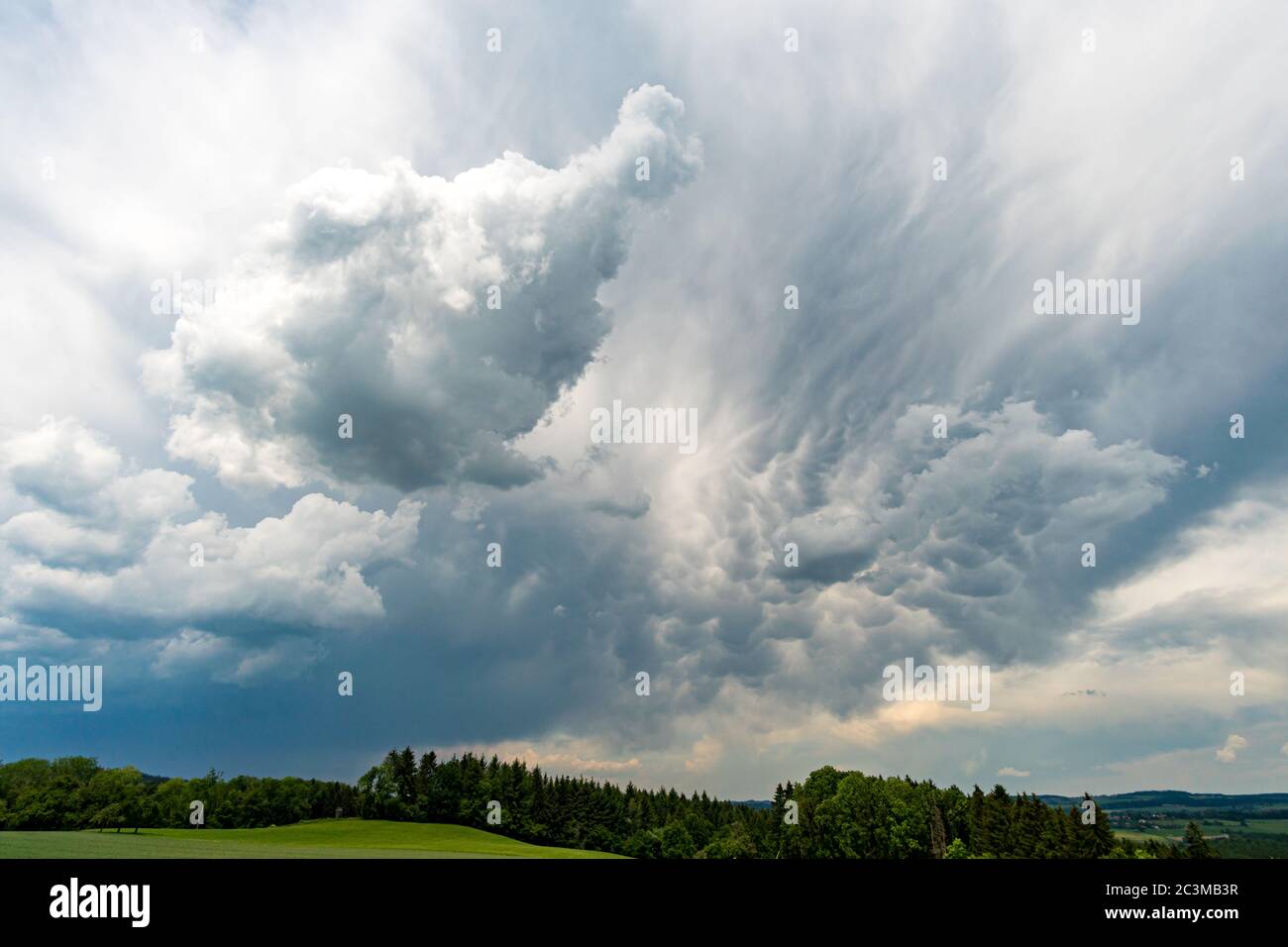 Nubi tempestose nell'alta Svevia sul Lago di Costanza Foto Stock