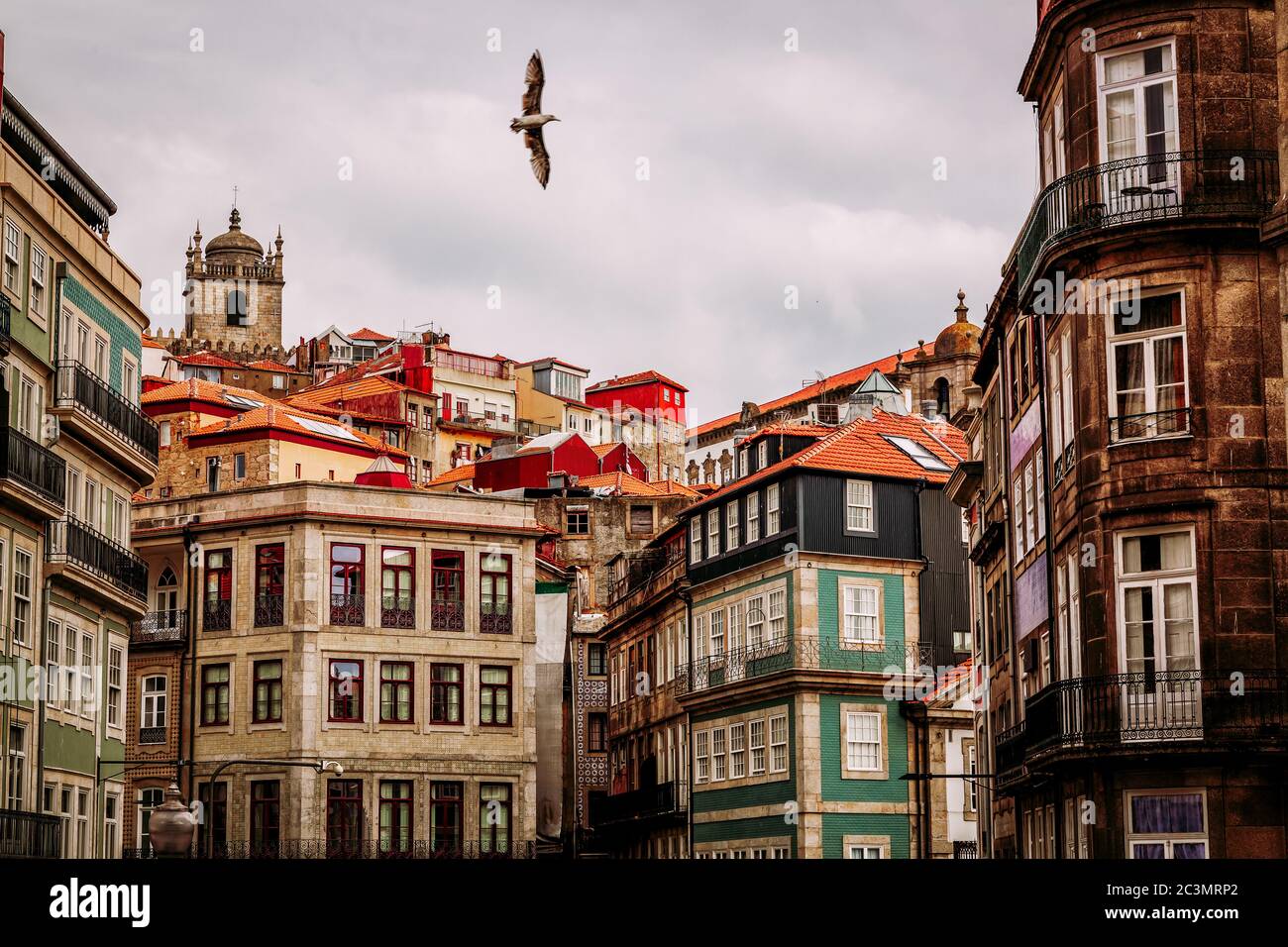 Edifici della città vecchia nel quartiere Vitoria a Porto, Portogallo Foto Stock