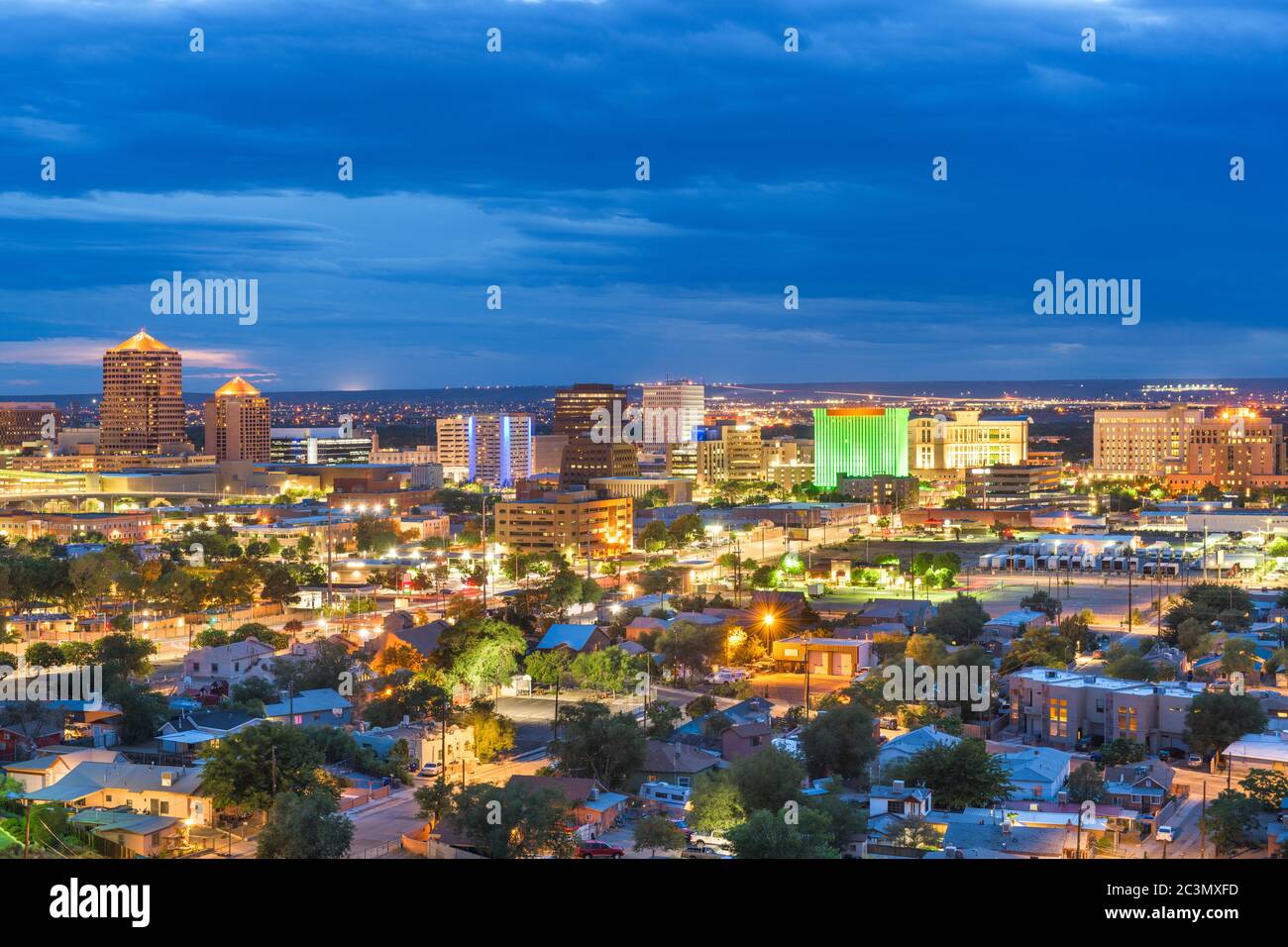 Albuquerque, Nuovo Messico, Stati Uniti d'America downtown cityscape al crepuscolo. Foto Stock