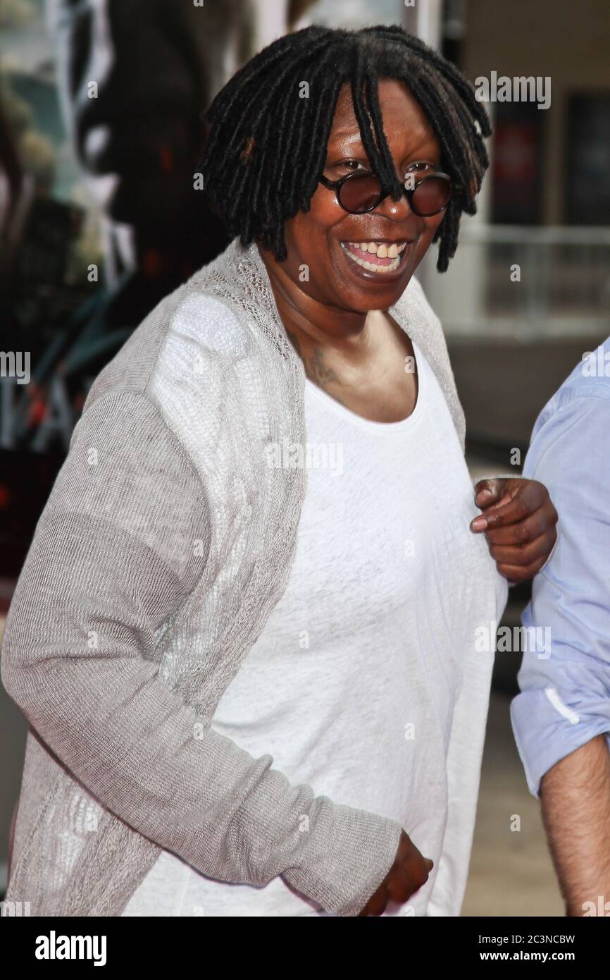 NEW YORK, NY - 11 LUGLIO 2011: Whoopi Goldberg partecipa alla prima di New York di 'Harry Potter e i doni di morte: Parte 2' ad Avery Fisher Hall Foto Stock