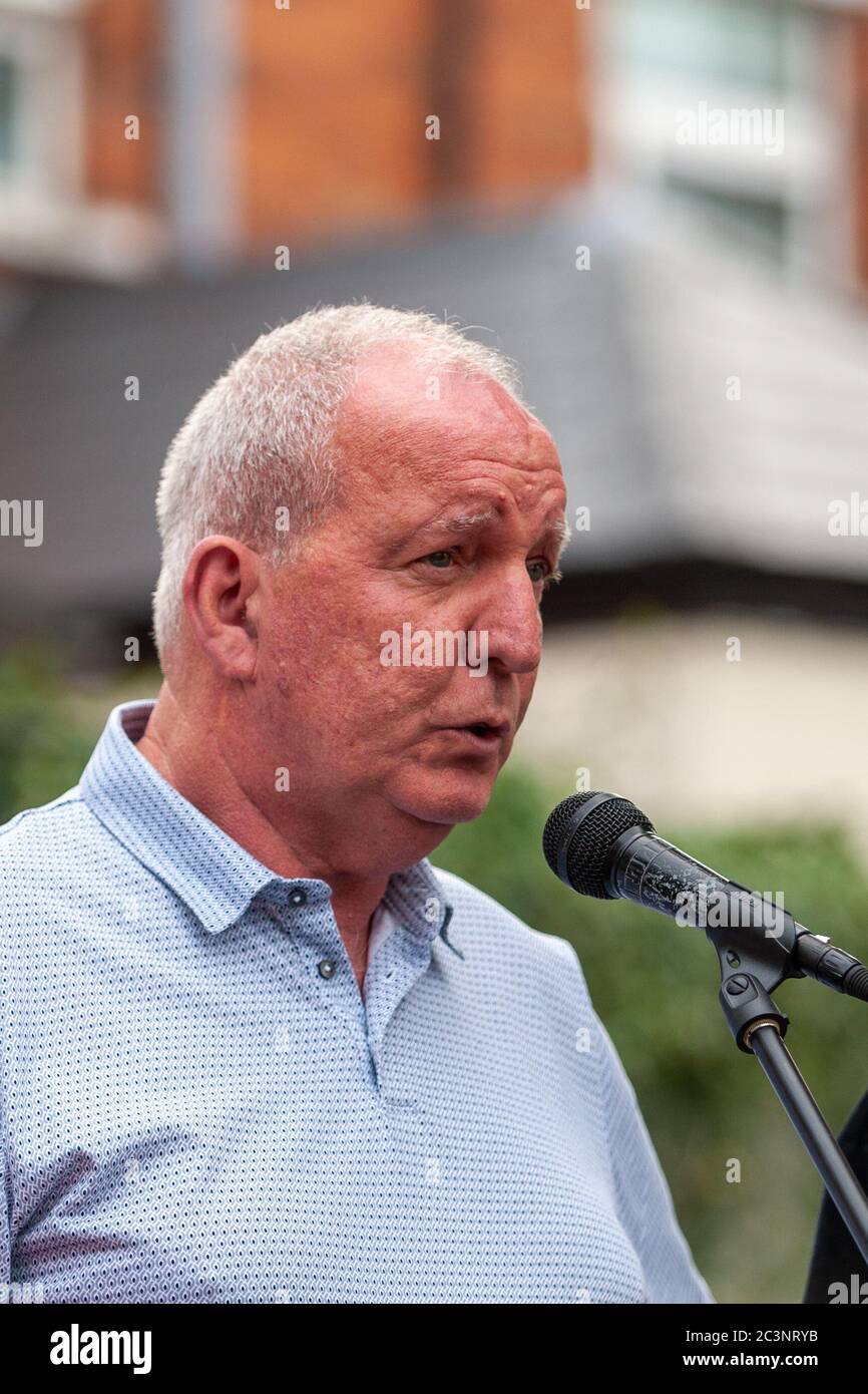 Belfast, Regno Unito. 16 luglio 2018. 07/2018/16 file immagine. Bobby Story indirizzi Community Support Rally Credit: Bonzo/Alamy Live News Foto Stock