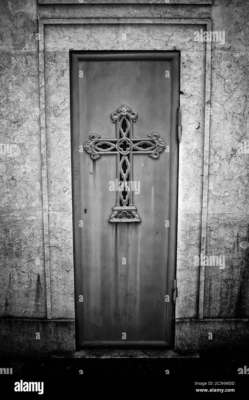 Porta nel cimitero pantheon, la morte e la religione, il cristianesimo Foto Stock