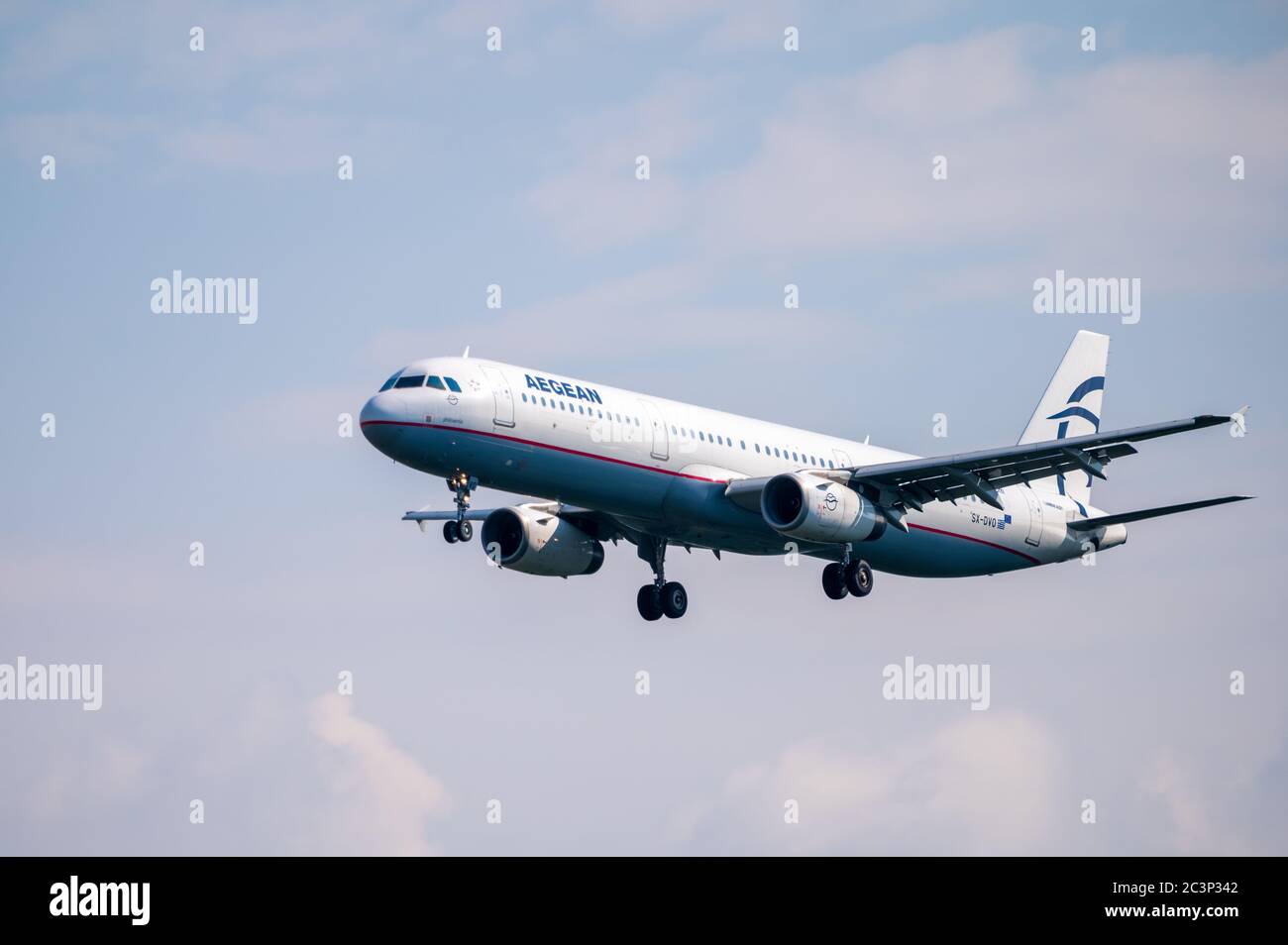 Aegean Airbus A321 SX-DVO in avvicinamento alla terra all'aeroporto di Francoforte, Germania Foto Stock