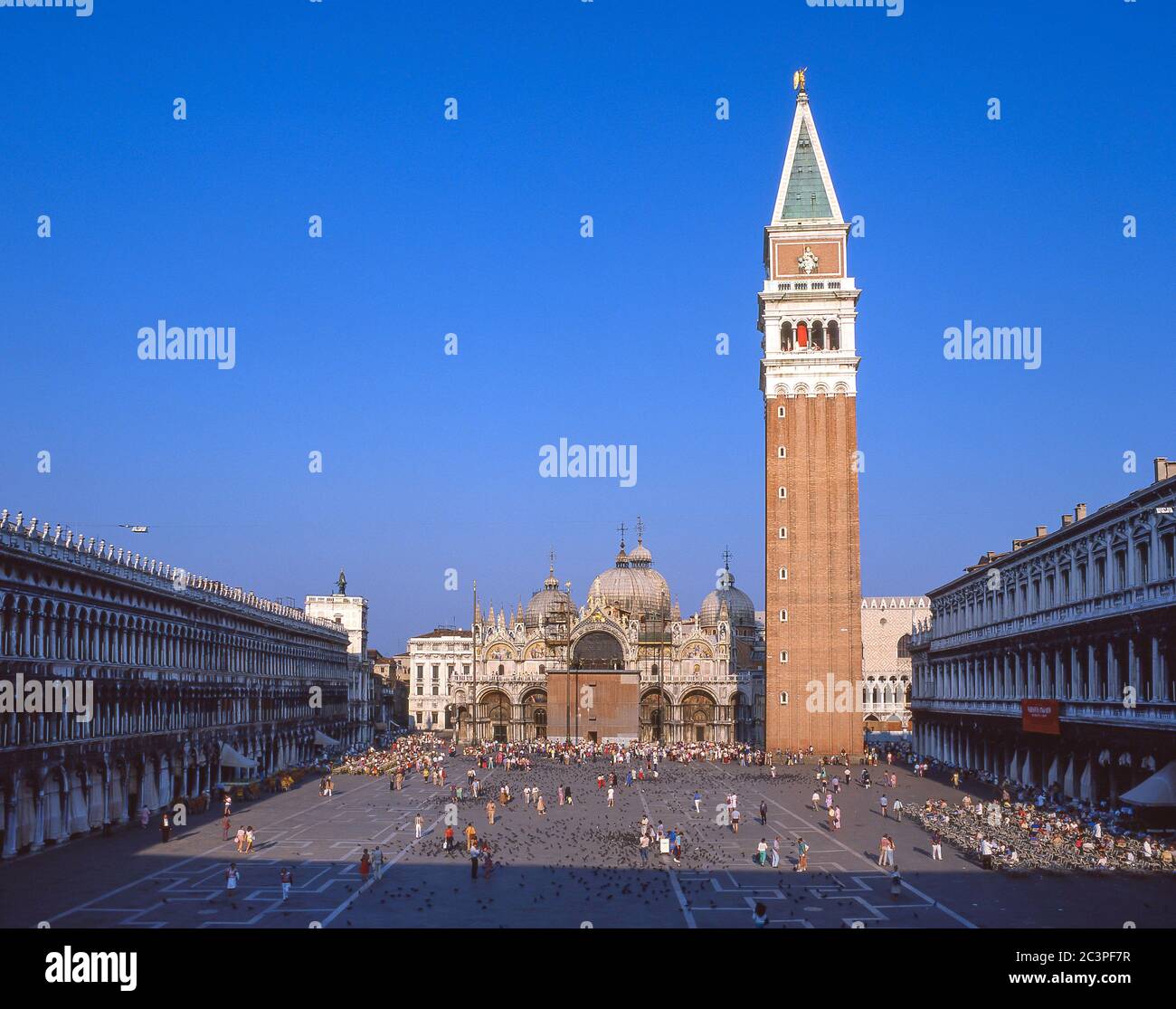 Campanile e Basilica di San Marco, Piazza San Marco, Venezia (Venezia), Regione Veneto, Italia Foto Stock