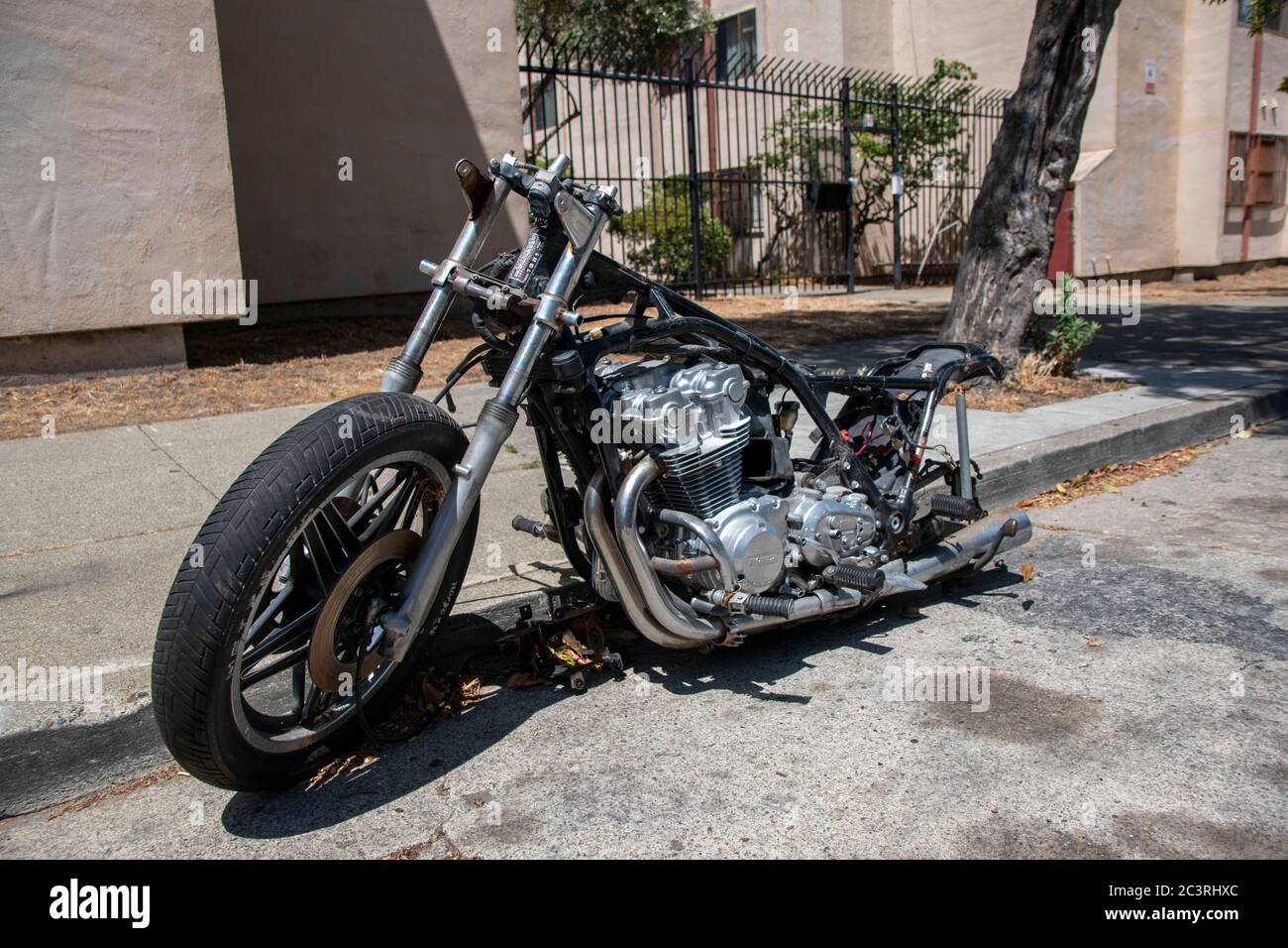 Questa motocicletta di San Francisco non è da nessuna parte vicina alla sicurezza di guidare. Foto Stock