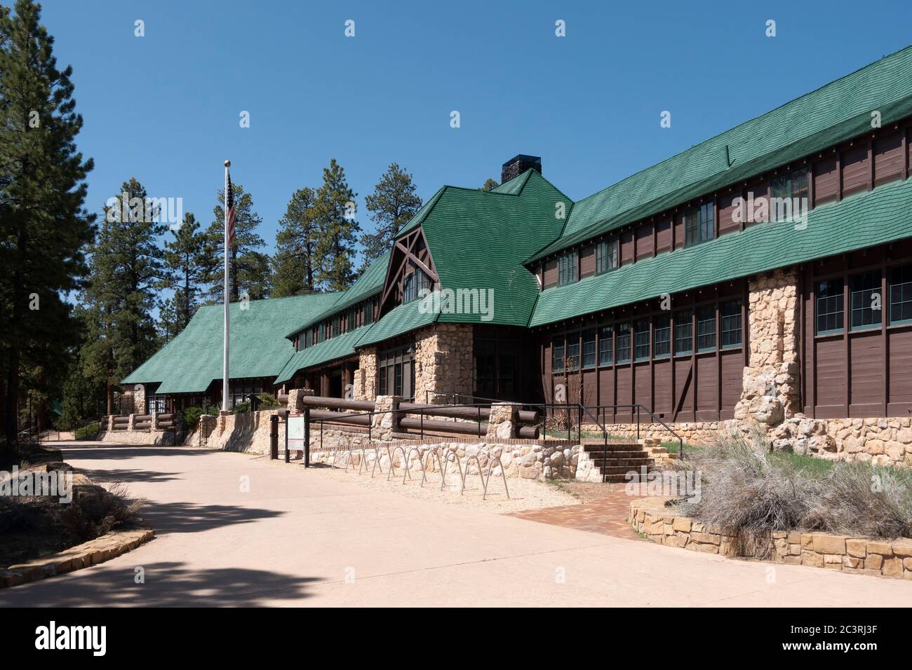 Edificio storico Bryce Canyon Lodge progettato da Gilbert Stanley Underwood nel 1924 Foto Stock