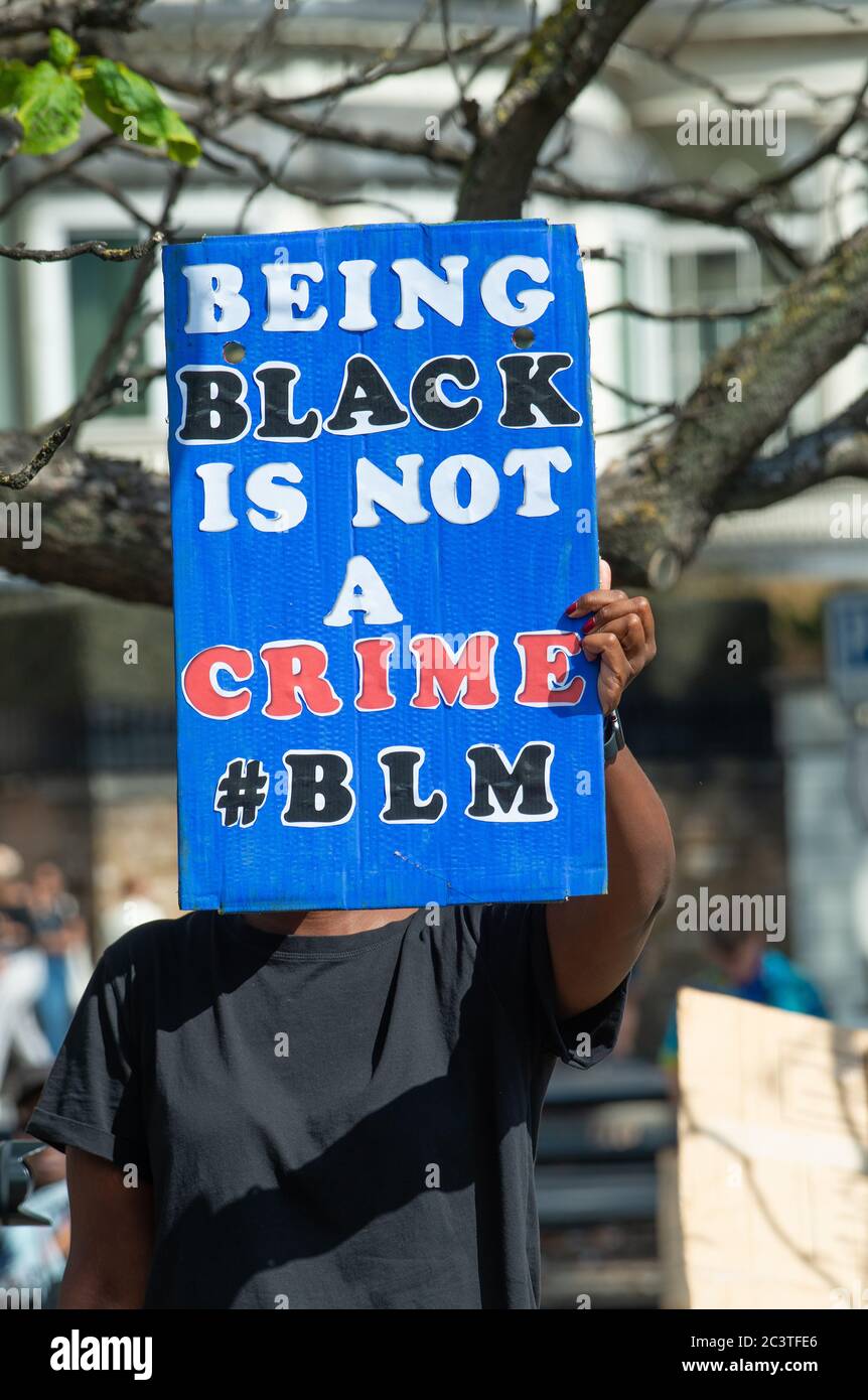 Black Lives gli attivisti si riuniscono al Speaker's Corner, Hyde Park, Londra, per i discorsi prima di arrivare a Parliament Square. Foto Stock