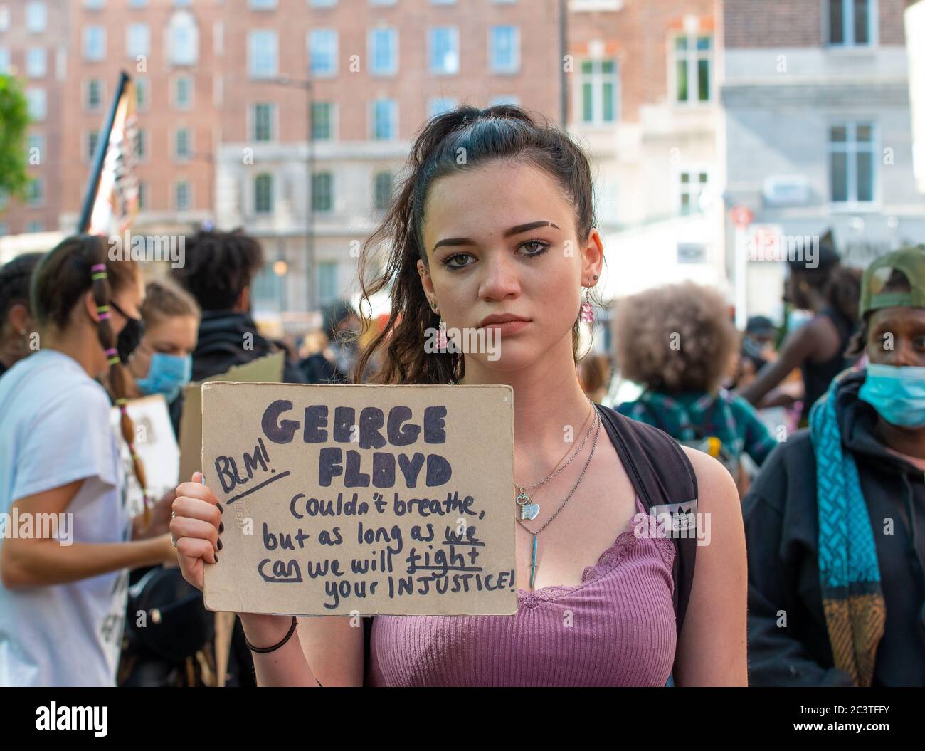 Black Lives gli attivisti si riuniscono al Speaker's Corner, Hyde Park, Londra, per i discorsi prima di arrivare a Parliament Square. Foto Stock