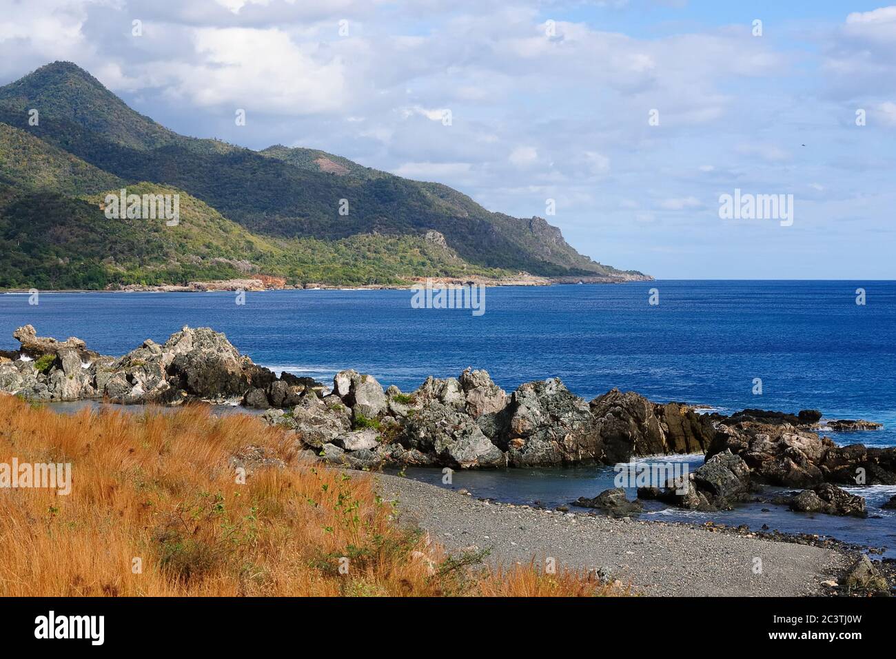 La costa selvaggia di Cuba orientale. Foto Stock