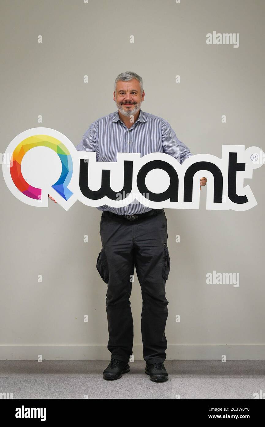 Le Petit-Quevilly (Francia settentrionale), il 6 novembre 2019: Tristan Nitot, direttore generale di Qwant, motore di ricerca francese sul web, qui sulla Senna Foto Stock