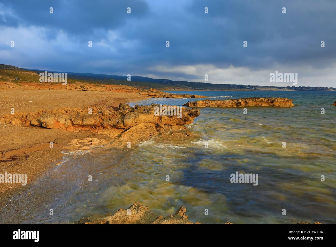Spiaggia rocciosa di Lara sulla penisola di Akamas a Cipro Foto Stock