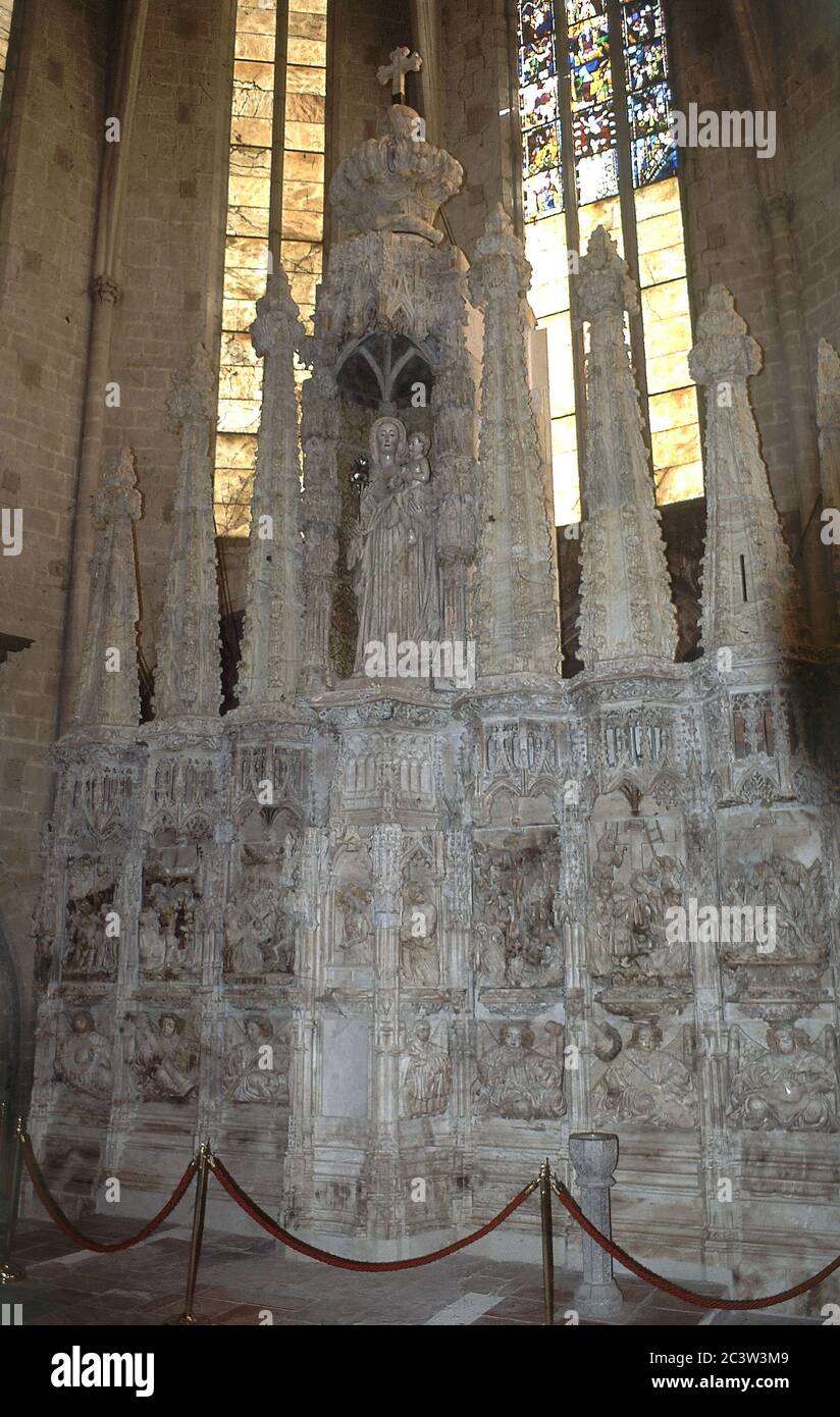 RETABLO GOTICO ESCULPIDO EN ALABASTRO - SIGLO XV Autore: BORRAS VICENTE. Località: MARIENKIRCHE. CASTELLO DI AMPURIAS. GERONA. SPAGNA. Foto Stock
