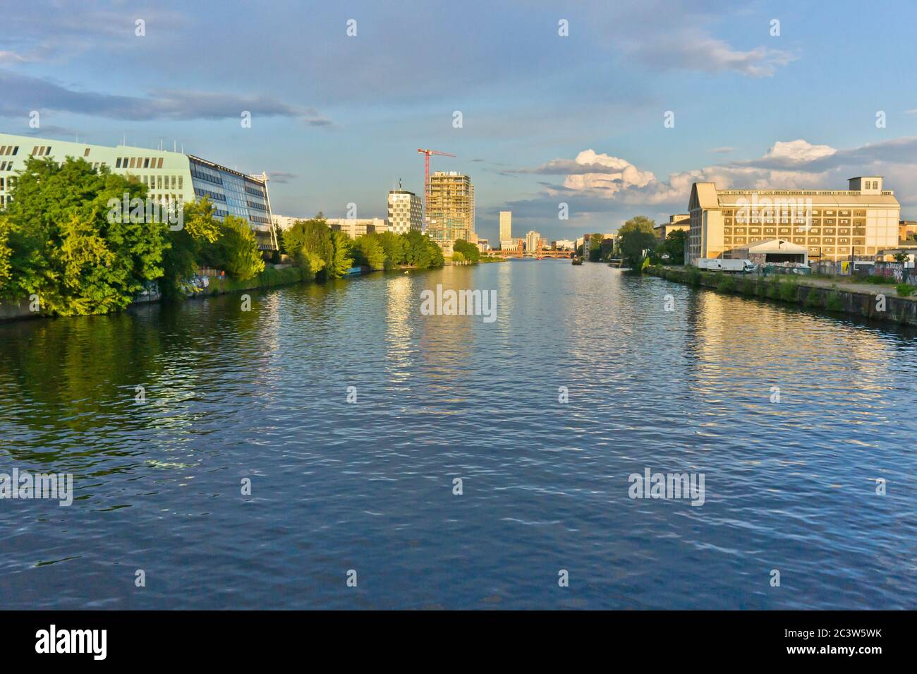 Vista di Berlino dal fiume Sprea. Germania, Europa Foto Stock