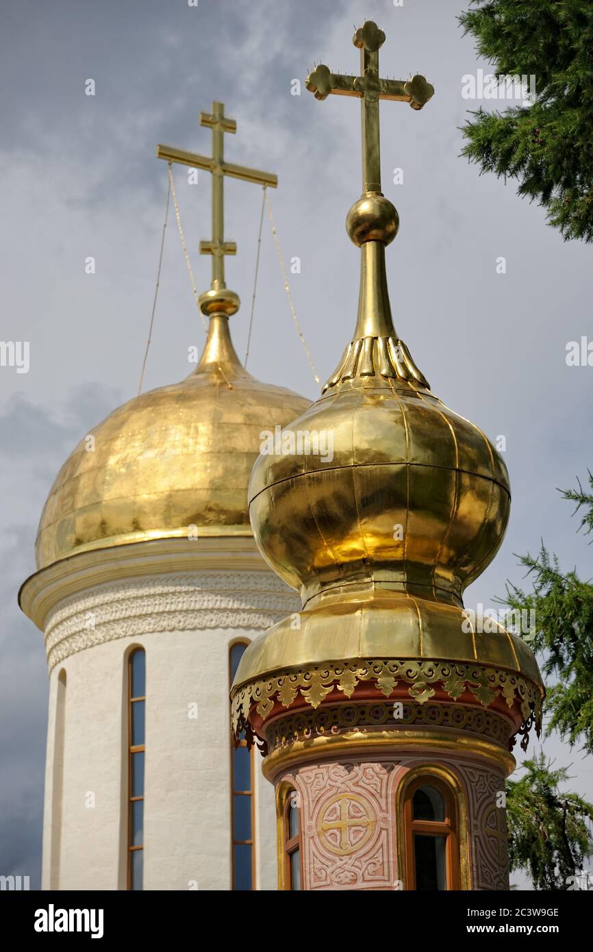 Cipolla d'oro e cupole a forma di casco (Sergiev Posad) Foto Stock