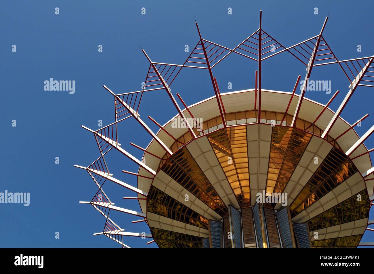 La Prayer Tower, situata nel campus dell'Oral Roberts University di Tulsa, Oklahoma, è stata progettata dall'architetto Frank Wallace e inaugurata nel 1967. Foto Stock