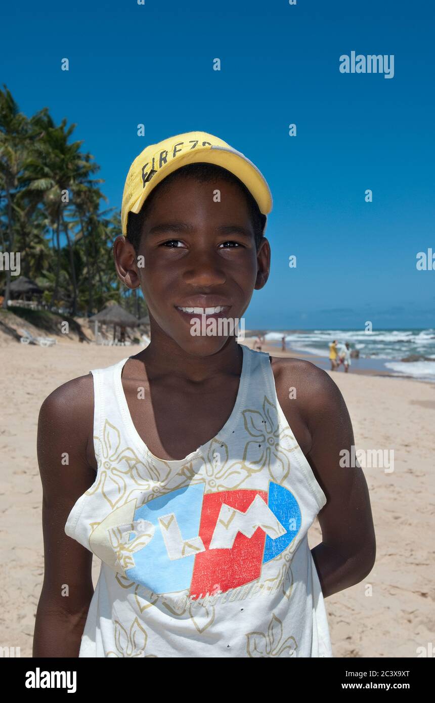 Venditore di spiaggia sulla spiaggia a Costa do Sauipe, Bahia Salvador, Brasile, Sud America Foto Stock