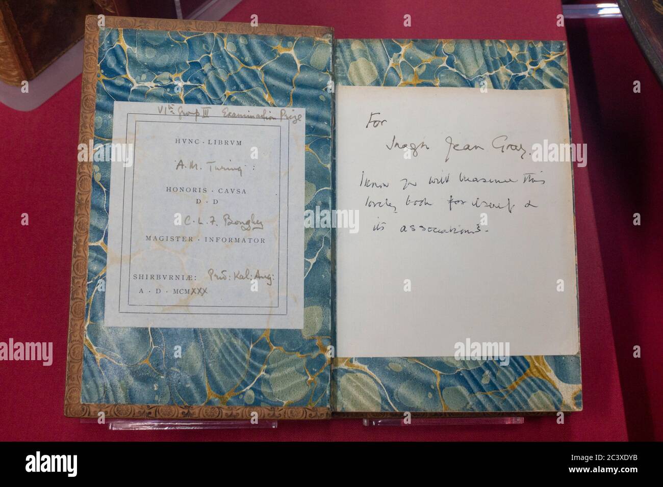 Premi assegnati ad Alan Turing durante la visita alla Sherborne School in mostra a Bletchley Park, Bletchley, Buckinghamshire, Regno Unito. Foto Stock