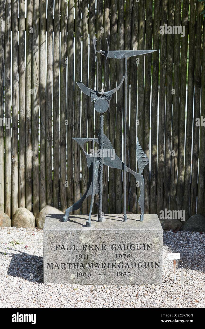 Tomba di Paul René Gauguin (1911-1976) e Martha Marie Gauguin (1900-1985), Garrison Cemetery, Copenhagen, Danimarca Foto Stock