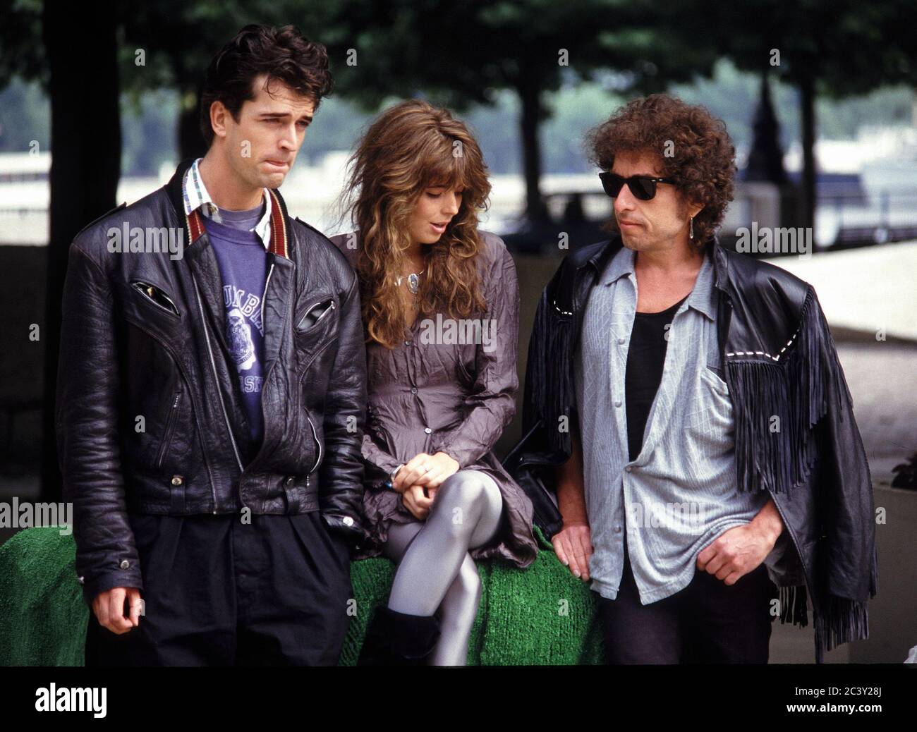 Bob Dylan, Rupert Everett e Fiona al CUORE DELLA fotocellula DEL FILM DI FUOCO fuori del National Film Theatre, Londra Foto Stock