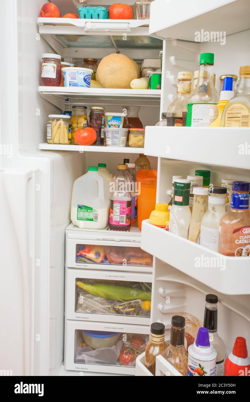 L'interno era pulito e ben fornito di cibo Foto Stock