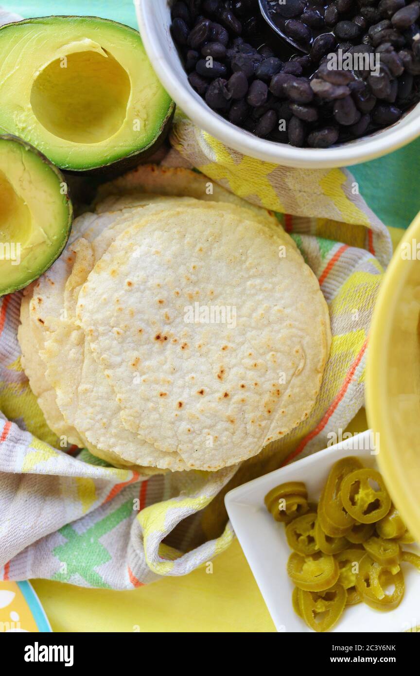Tacos e ingredienti messicani Foto Stock
