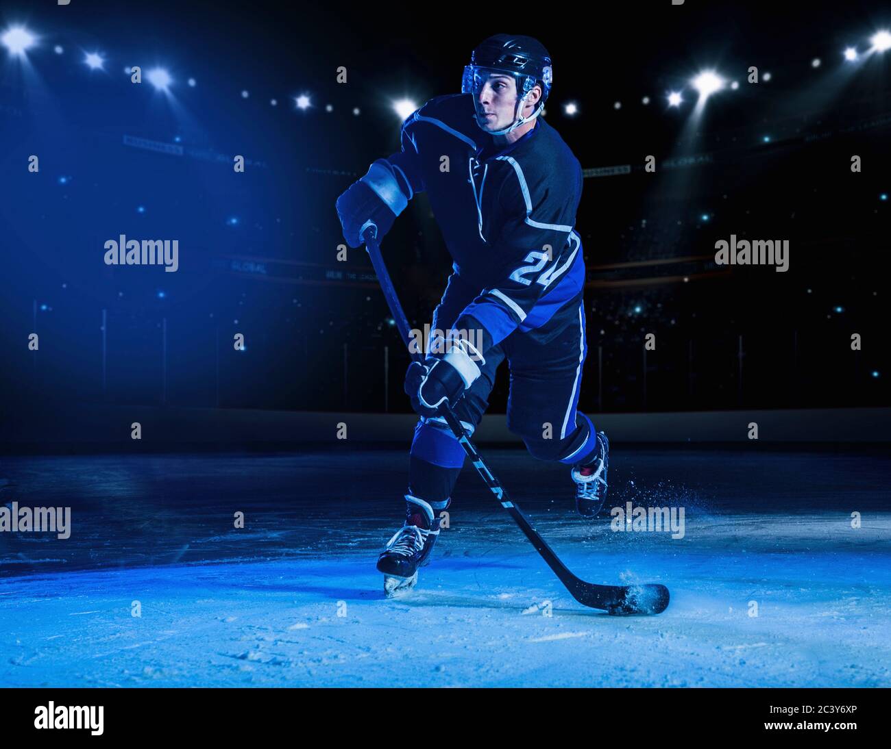 Giocatore di Hockey su ghiaccio Foto Stock