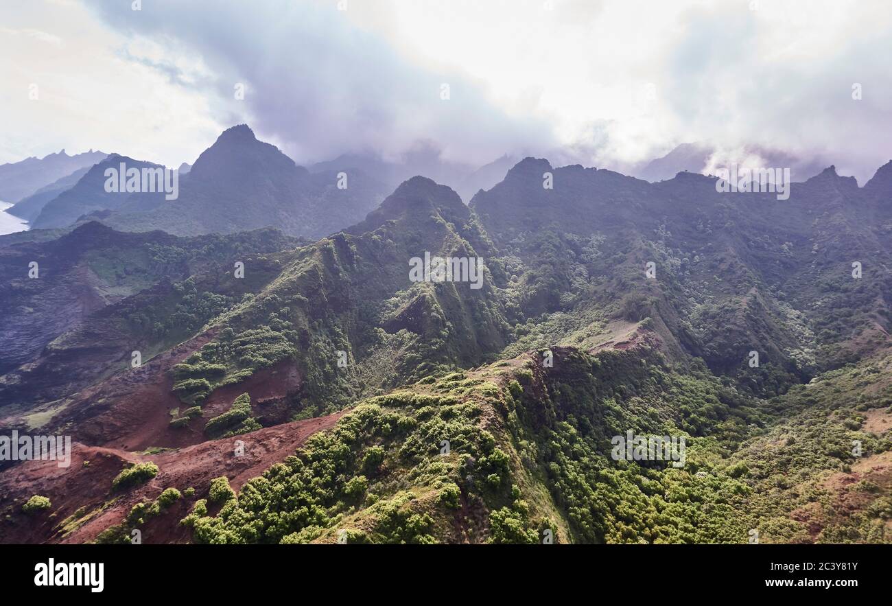 USA, Hawaii, Kauai, Kauai Montagne tra le nuvole Foto Stock