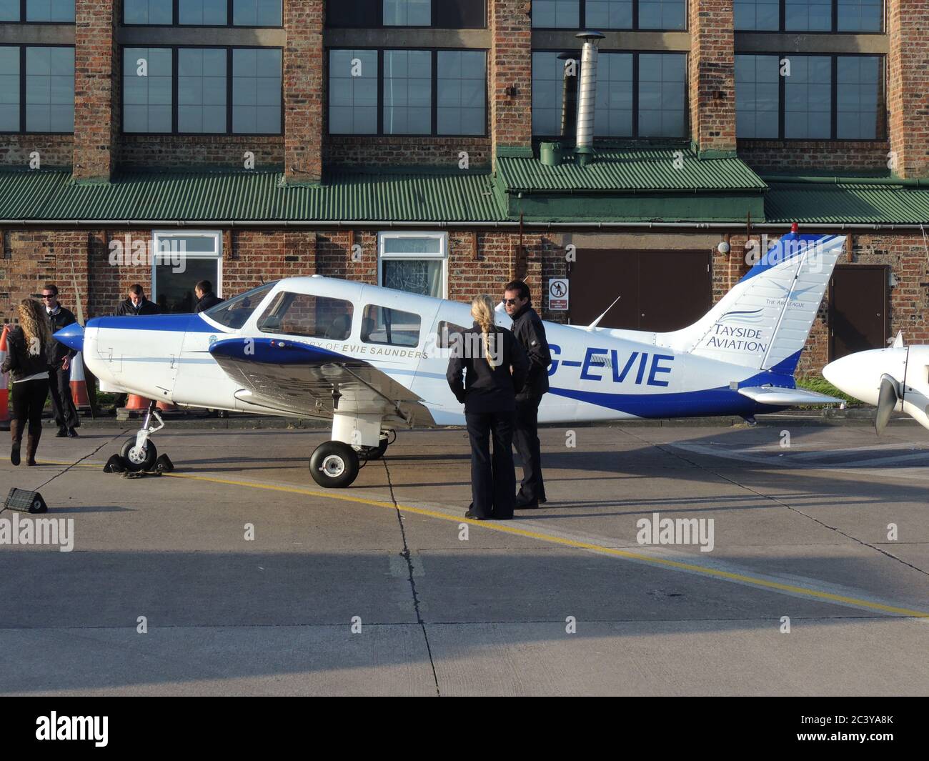 G-EVIE, un Piper PA-28-161 Warrior II gestito da Tayside Aviation, in mostra al RAF Leuchars Airshow nel 2012. Foto Stock