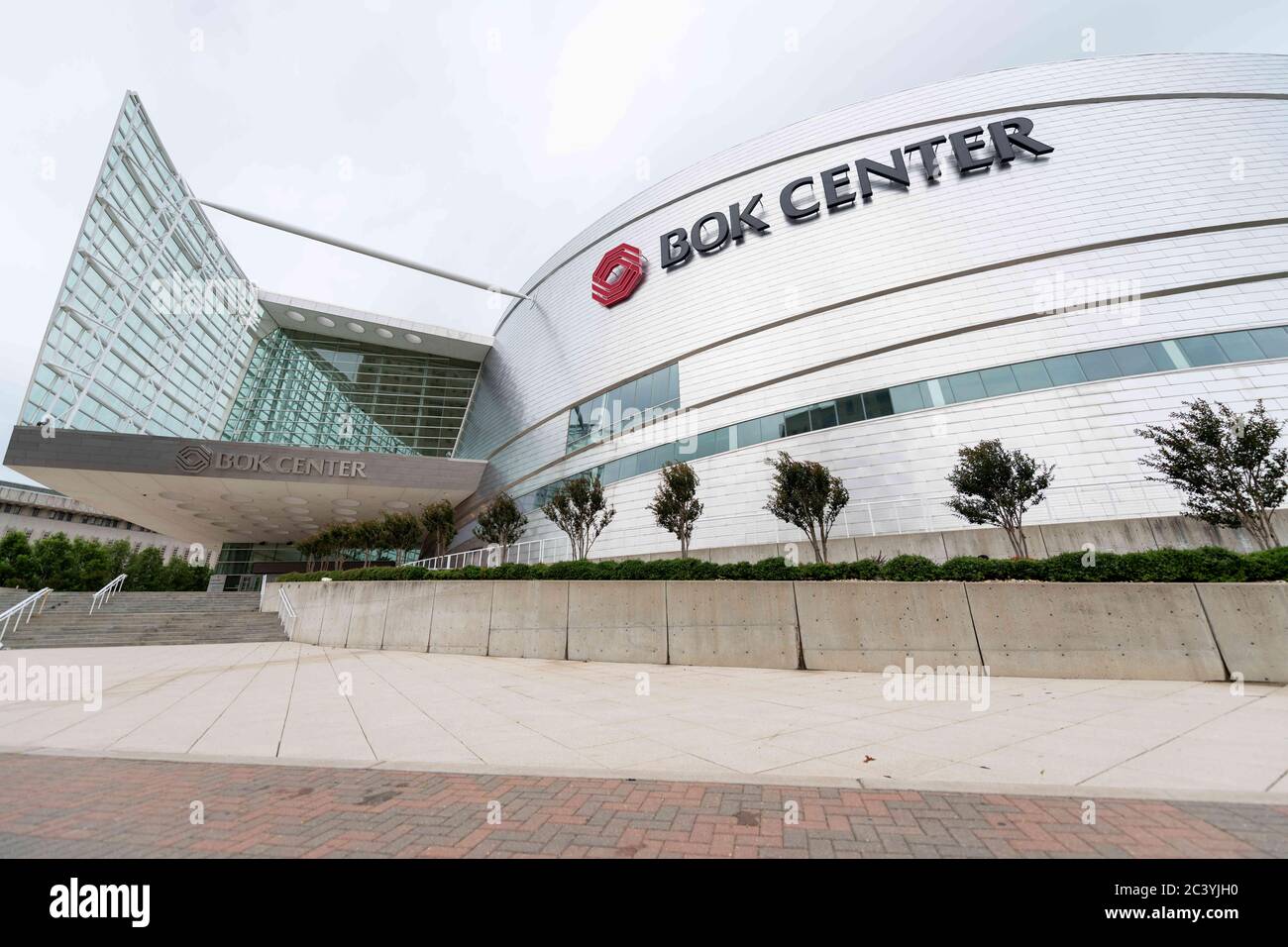 Tulsa, Oklahoma, Stati Uniti. 19 giugno 2020. Il BOK Center è tranquillo il giorno prima che il presidente Trump prenda il palco per il suo rally. Credit: Tyler Tomasello/ZUMA Wire/Alamy Live News Foto Stock