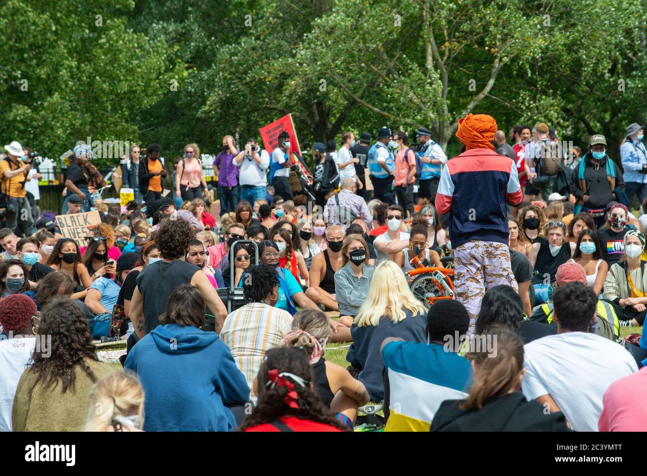 Black Lives gli attivisti si riuniscono al Speaker's Corner, Hyde Park, Londra, per i discorsi prima di arrivare a Parliament Square. Foto Stock