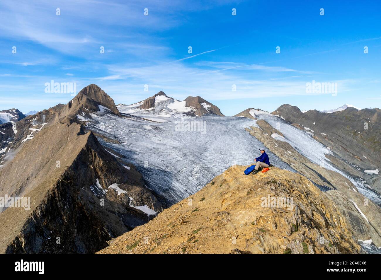 Sicht vom Bättelmatthorn auf der Grenze Italien-Wallis zu Rothorn oder Corno Rosso, Blinnenhorn oder Corno Cieco, beide ebenFalls auf der Grenze Itali Foto Stock