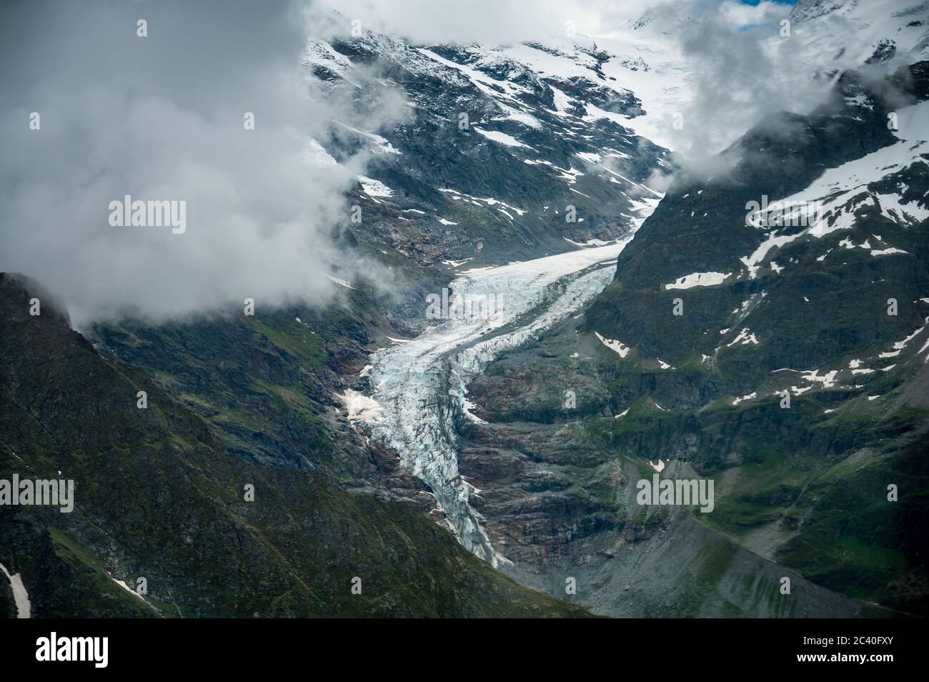 Vista aerea del ghiacciaio inferiore di Grindelwald visto dall'elicottero Foto Stock