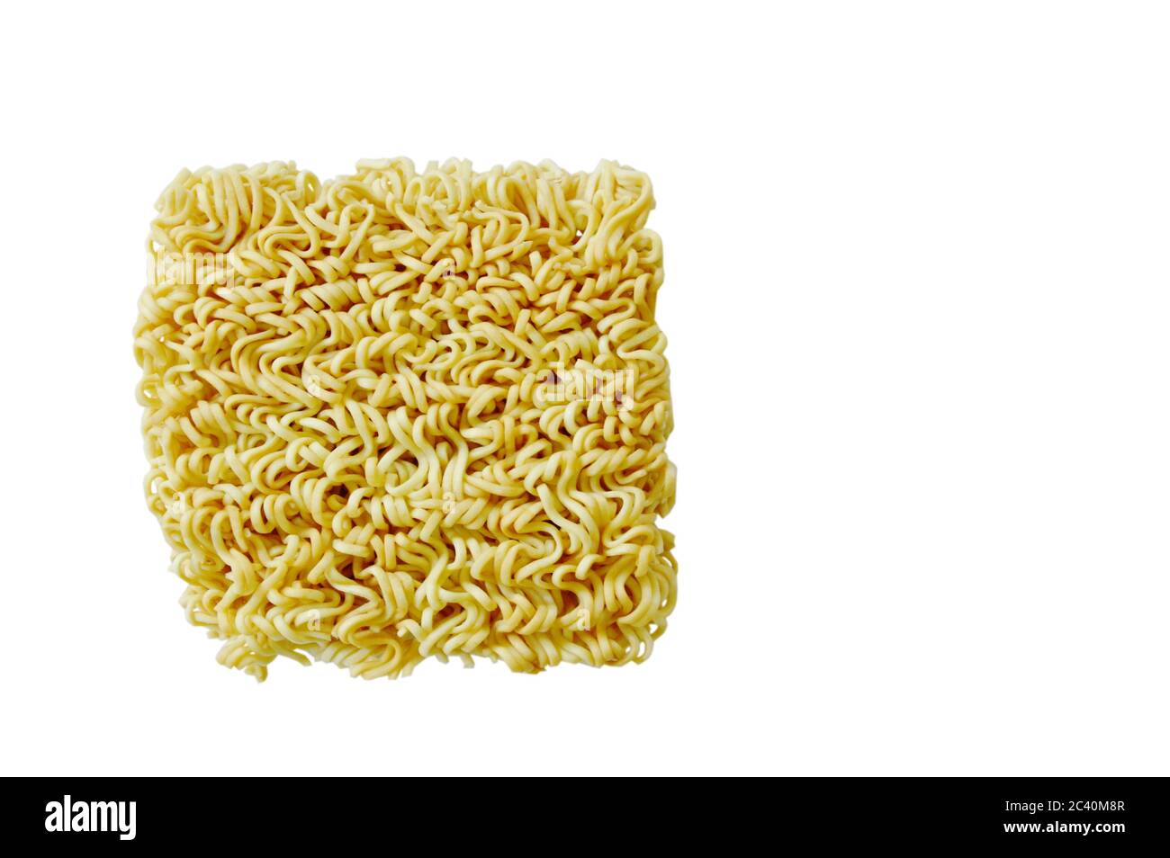 asciugare gli spaghetti istantanei su sfondo bianco Foto Stock