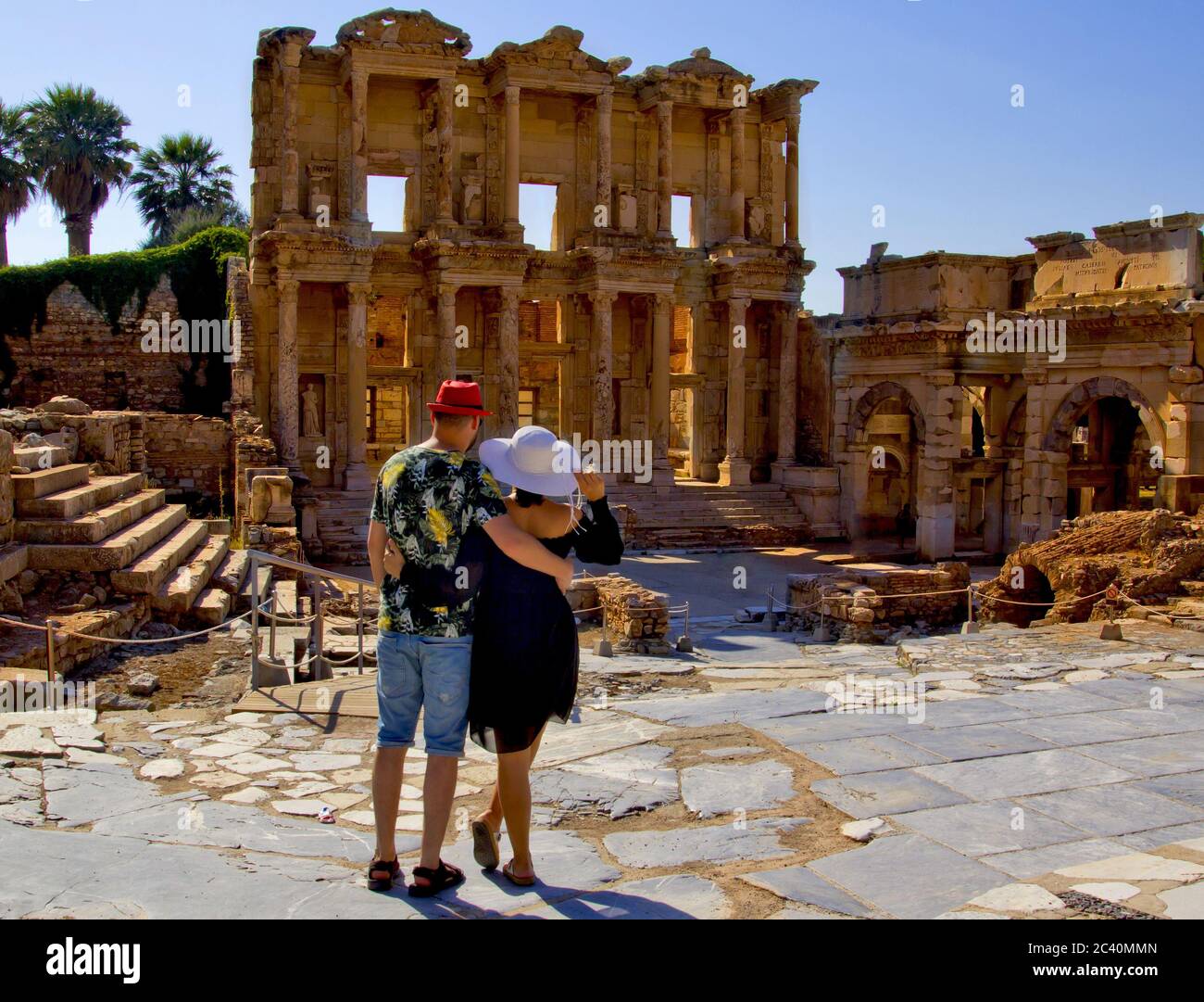 Giovane coppia nell'antica città di efeso, İzmir, Turchia Foto Stock