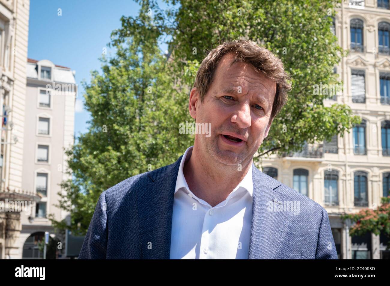 Il 22/06/2020, Lione, Auvergne-Rhône-Alpes, Francia. Yannick Jadot, EELV (Europe écologie les Verts), deputato al Parlamento europeo, è venuto a sostenere l'ambientalista di Lione candida Foto Stock