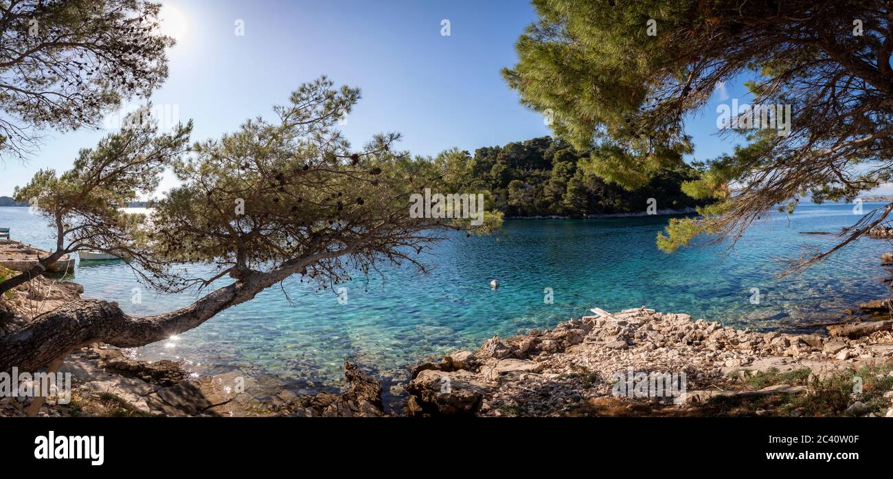 Vista panoramica, baia vicino al villaggio pomena sull'isola di Mljet, Croazia Foto Stock