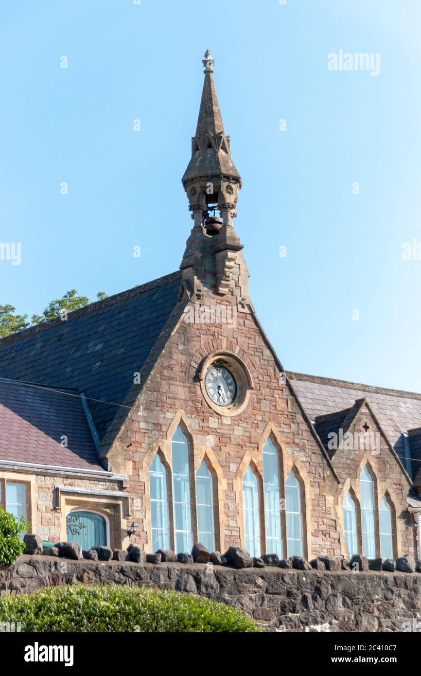 Bristol-Giugno-2020-Inghilterra-una vista ravvicinata di una chiesa di ashton a Bristol Foto Stock