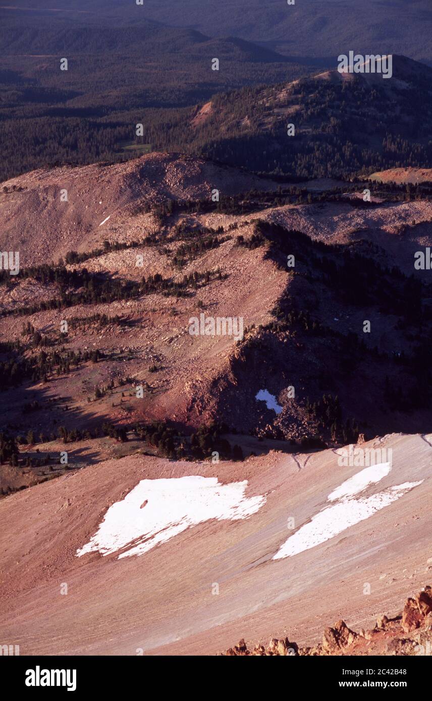 Vista dal picco di Lassen Trail, Parco nazionale vulcanico di Lassen, California Foto Stock