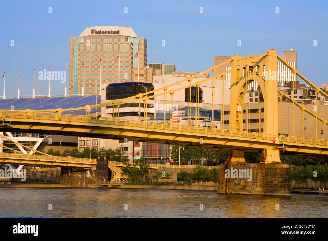 Andy Warhol Bridge sul fiume Allegheny, Pittsburgh, Pennsylvania, Stati Uniti Foto Stock