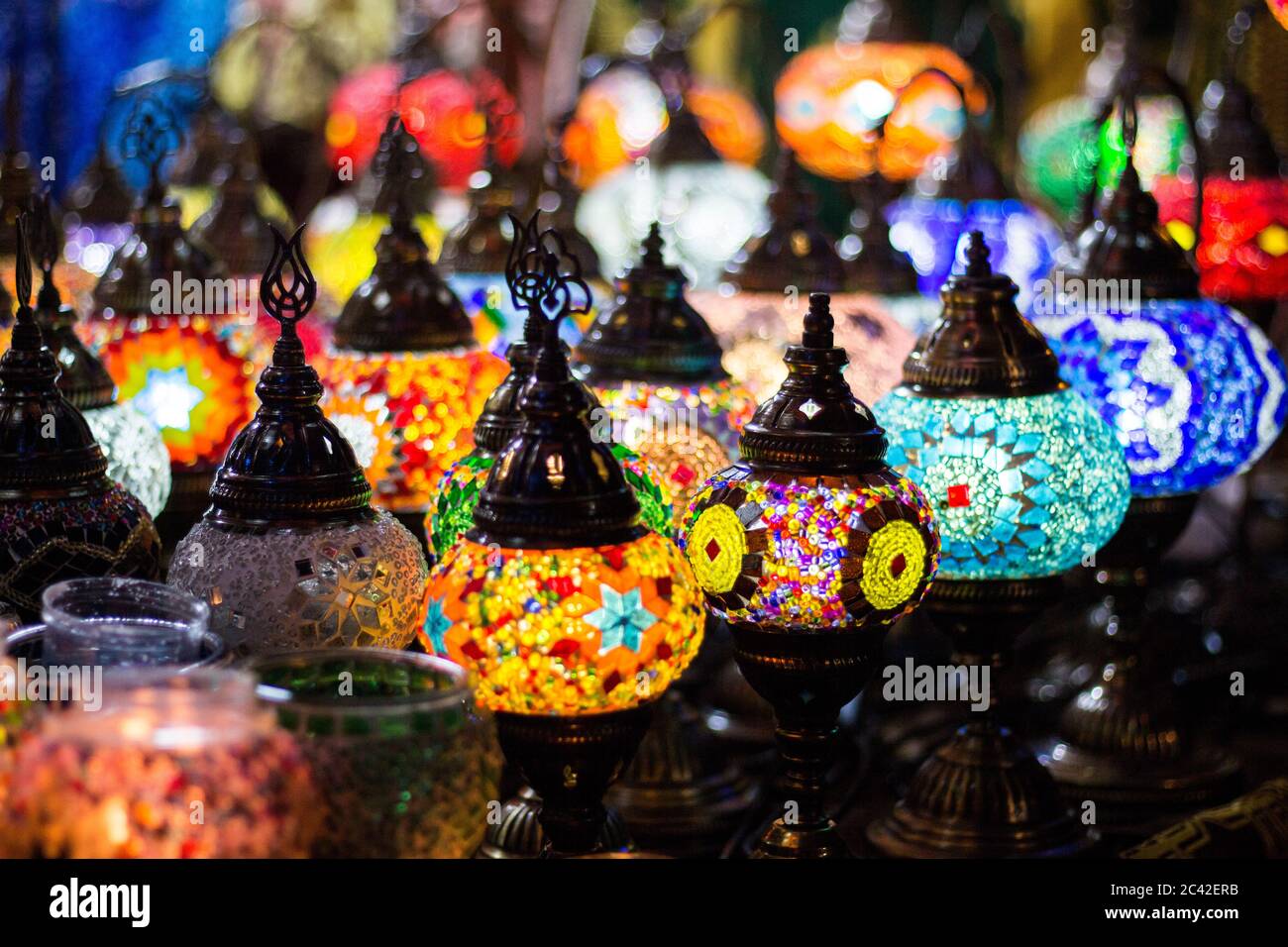 Alcune lampade marocchine tipificali di notte. Foto Stock