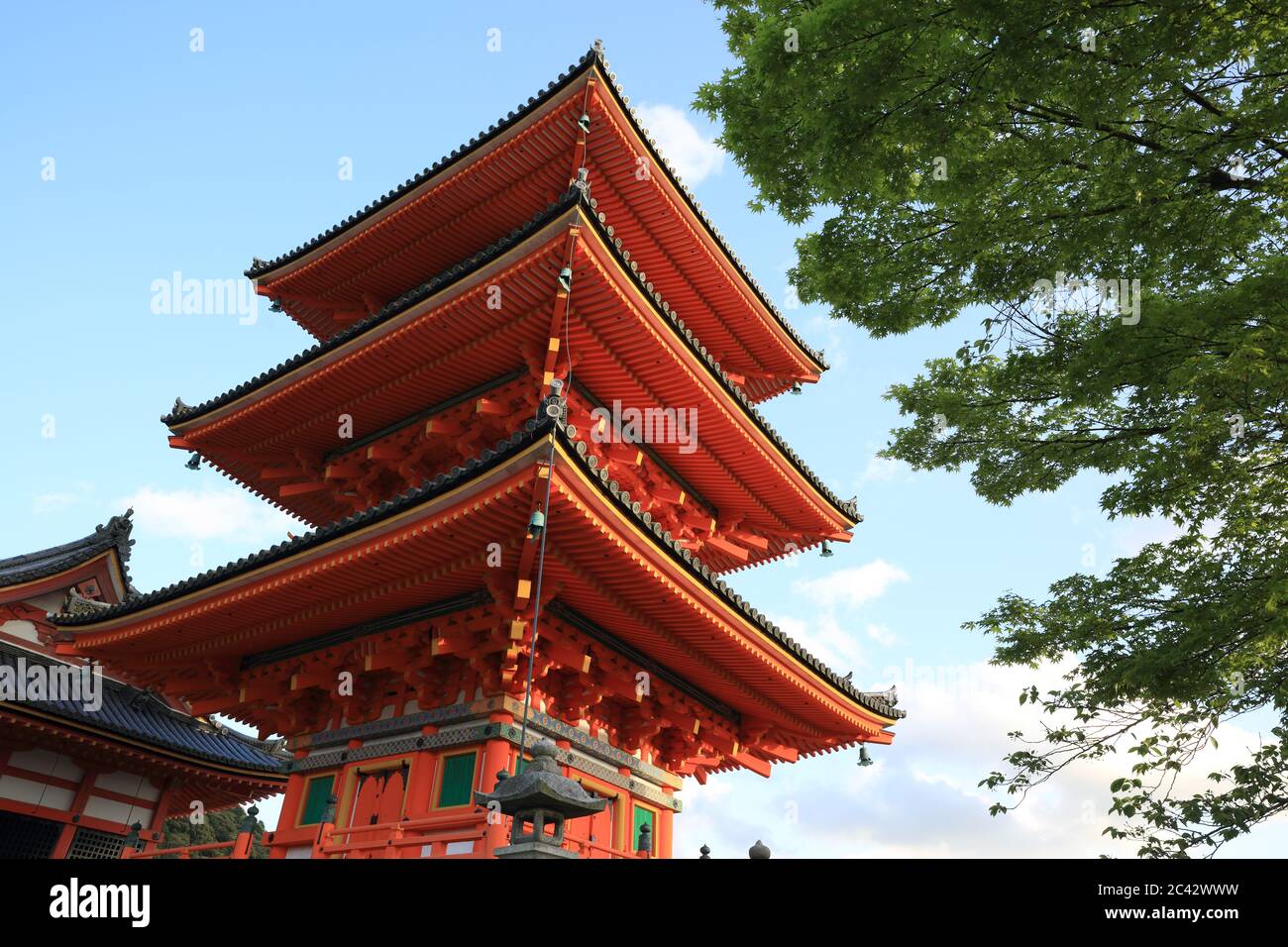 Kyoto, Giappone - 15 Aprile 2018 : Tempio Kiyomizu a Kyoto Giappone. E' una famosa attrazione turistica, a Kyoto. Il tempio fu costruito nel 778 senza Foto Stock
