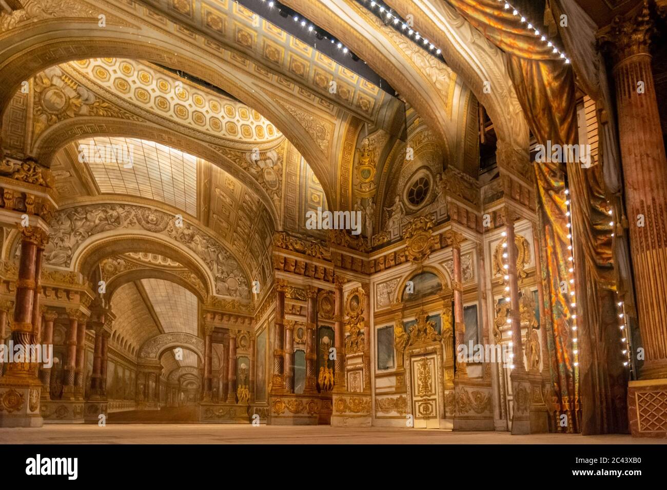 Versailles, Francia - 27 agosto 2019: Opera reale al Palazzo di Versailles. È stato aggiunto alla lista dei siti Patrimonio dell'Umanità dell'UNESCO. Foto Stock